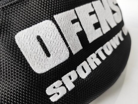 Saszetka nerka Ofensywa Sportowy Tryb Życia czarna białe logo